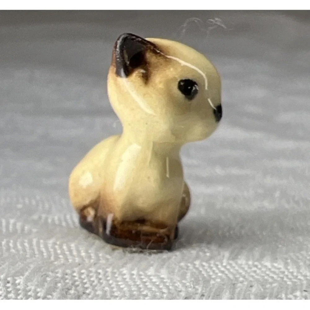 Precious Little Mini Siamese Kitten Hagen Renaker 1/2 In Tall Chipped Tail